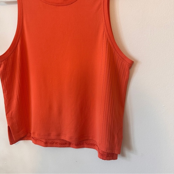 Lululemon Train To Be Tank in Orange Soda - Picture 2 of 6